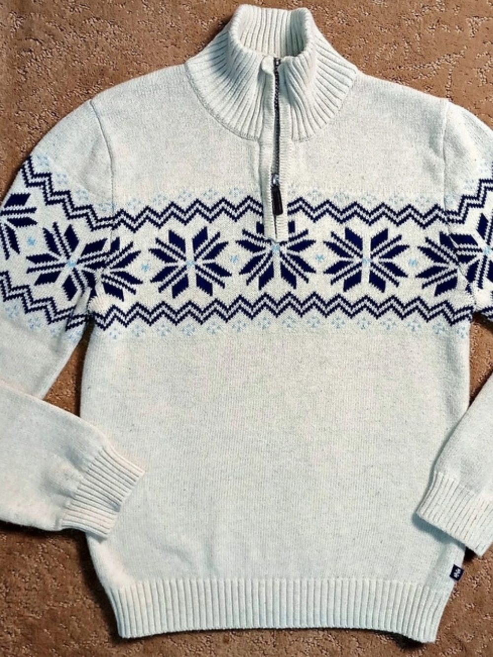 IZOD Boy's Snowflake-Printed 1/4 Zip Sweater Size Medium